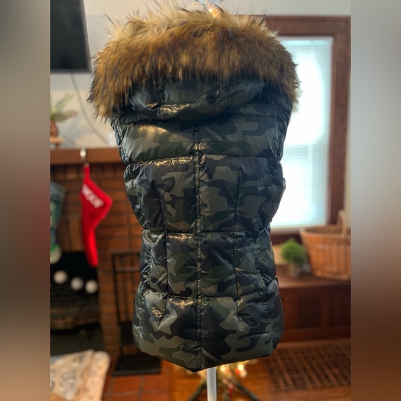 S13 Women's Camouflage Down Puffer Vest with Faux Fur Hood, Size M - Picture 2 of 5